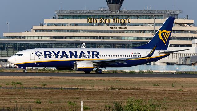 9H-QAW:Boeing 737-800:Ryanair
